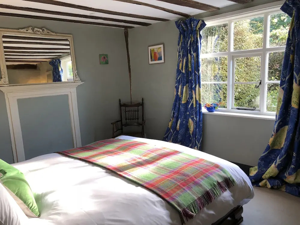 Crown House Bed & Breakfast