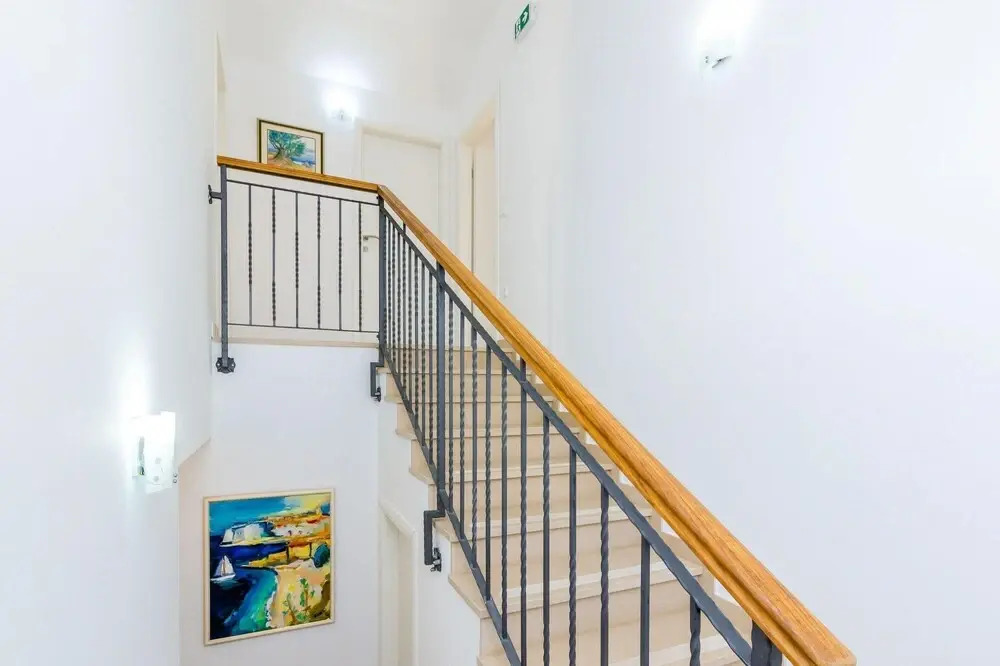Villa Rubea - Three Bedroom Villa With Terrace and Swimming Pool ID Direct Booker 10407