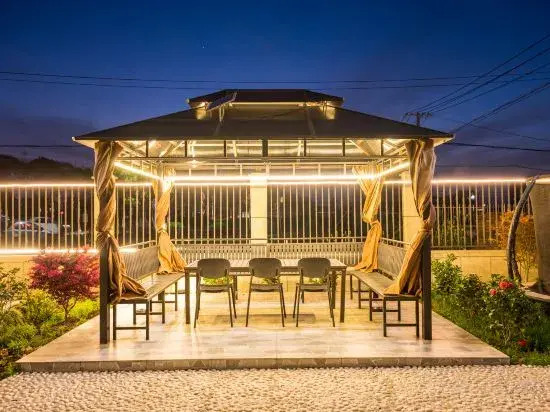 Shanghai Lingang Pengyuanju Maomao Homestay