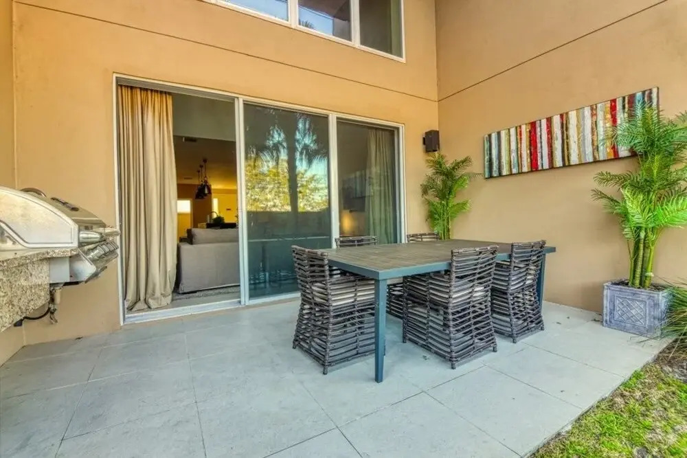 The Magic Townhouse 3 Bedroom Townhouse by Redawning