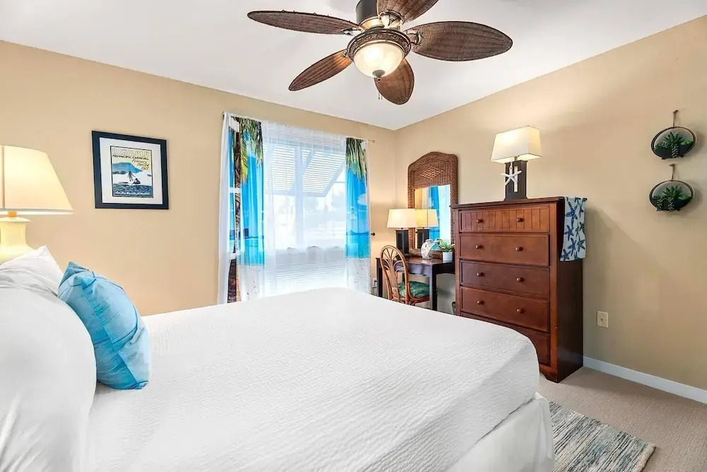 Ocean & Mountain Views - 2BR With Loft, 4 Beds - Relax in Luxury - Vrkcv