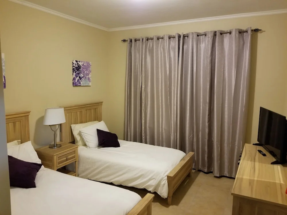 Gold Coast - Beautiful 2 Bedroom Town House