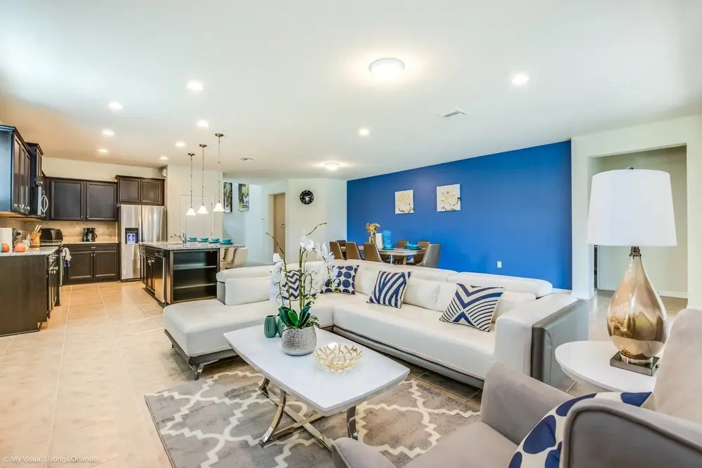 8875 Ultimate 8 Bedroom 6 Bathroom Windsor