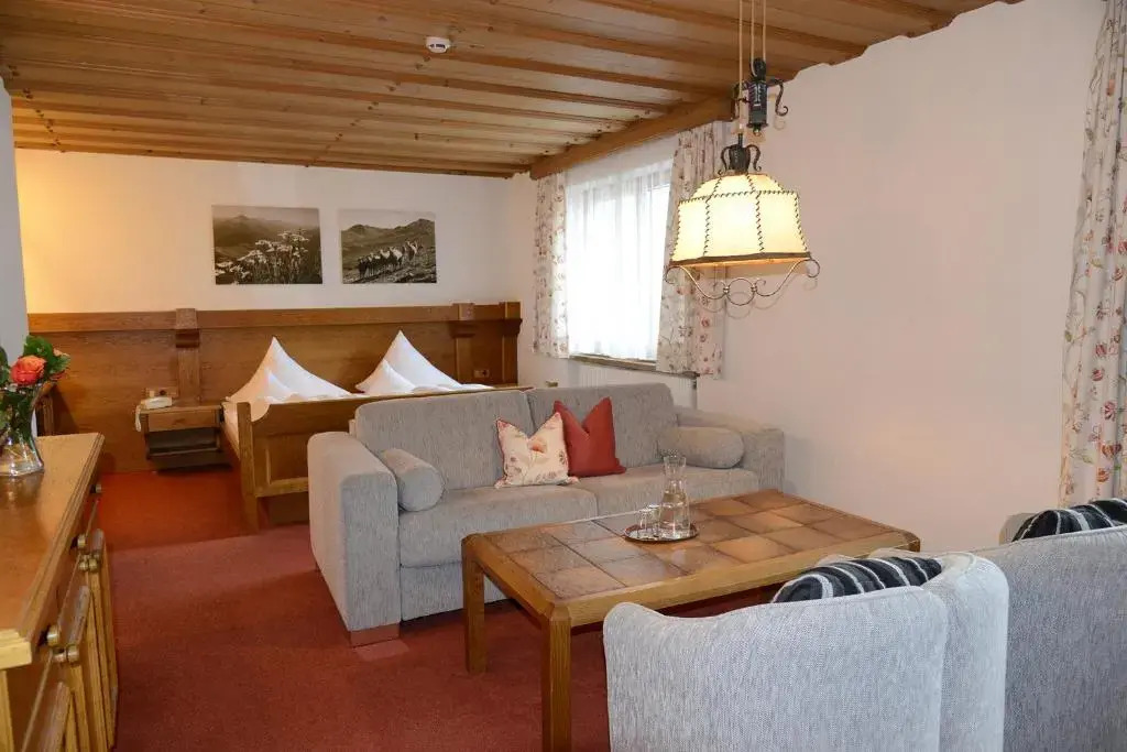"Quality Hosts Arlberg Hotel Garni Mössmer"