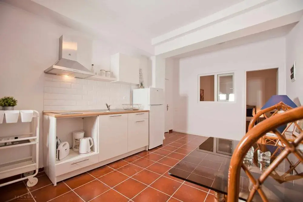 Zennova 31 Kallithea Blue Paradise
