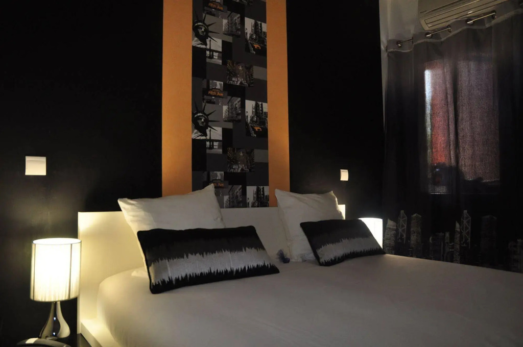 Hotel M