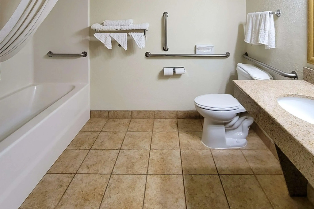 Comfort Inn & Suites Shakopee Downtown Area