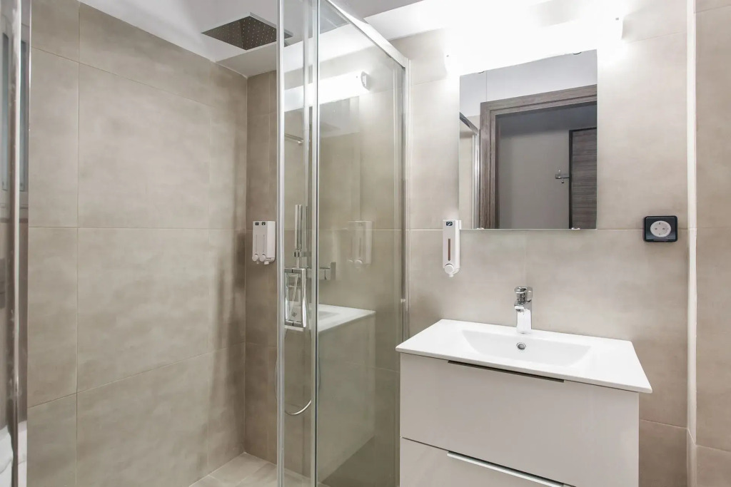 Enattica Monastiraki Living
