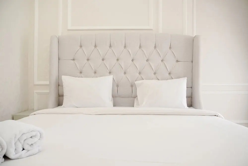 Modern Look And Comfortable 1Br Gold Coast Apartment Pik