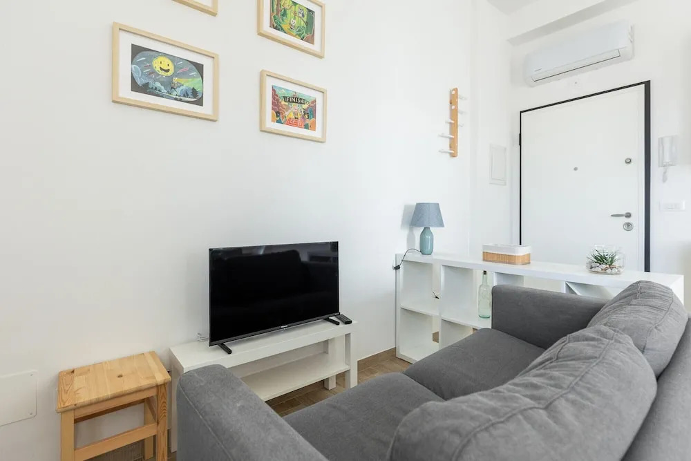 Menganti White Apartment by Wonderful Italy