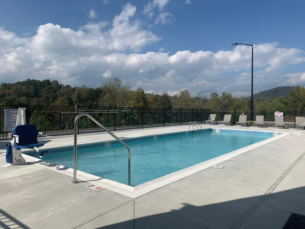 Holiday Inn Express & Suites Marion by IHG
