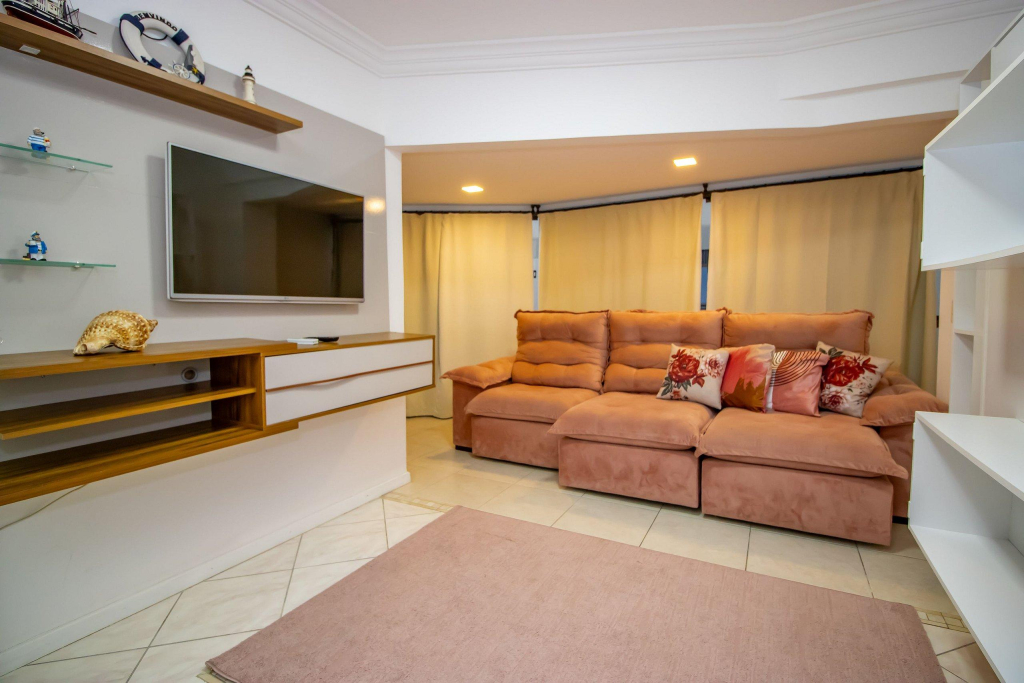 1025 Ampla cobertura duplex com 180mts na Praia de Bombinhas 50mts do mar