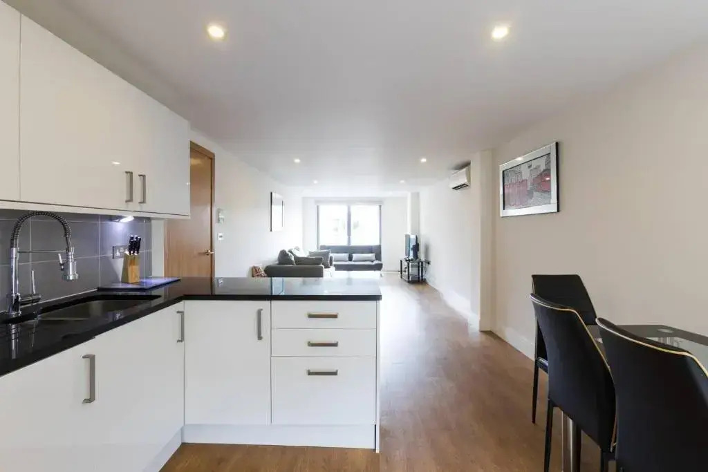 Bright and Modern 3 Bed Apartment Hyde Park Central London