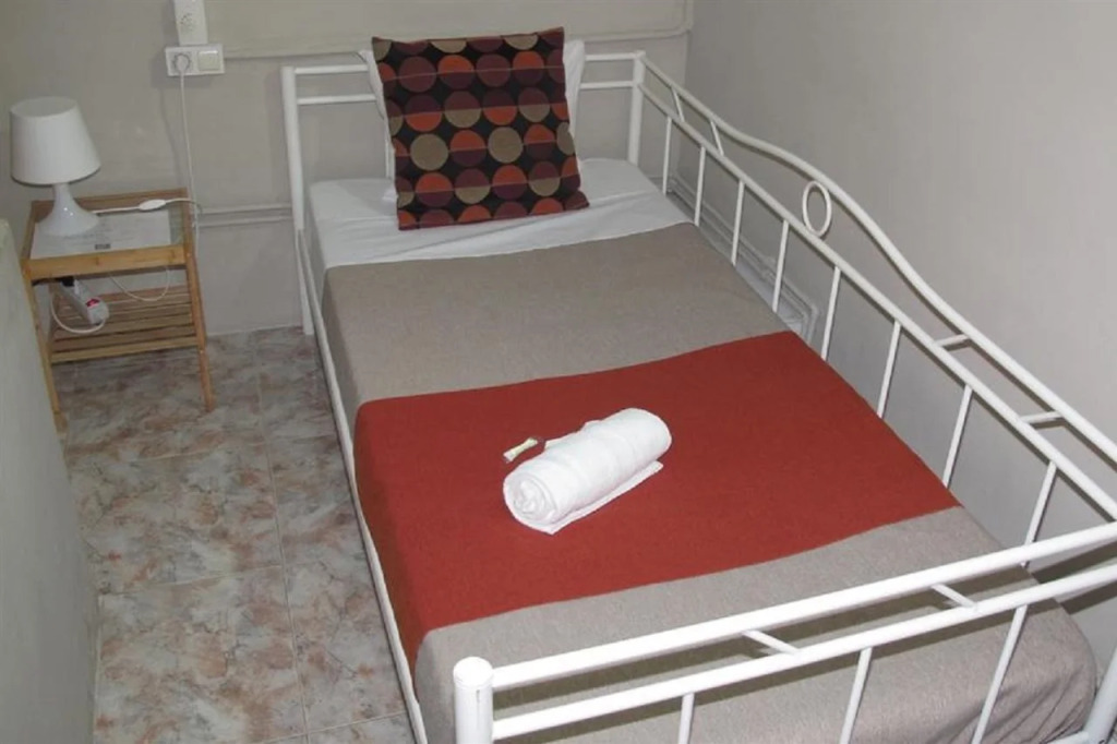 YOUTH HOSTEL - Central and Basic Drassanes