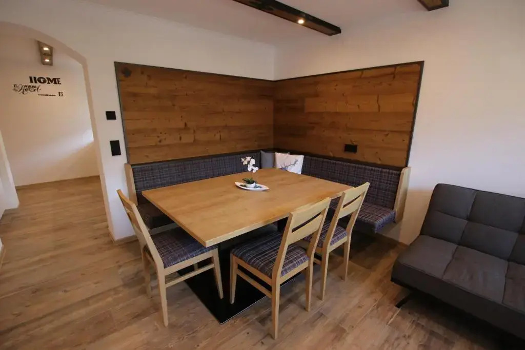 Haus Enzian Apartments