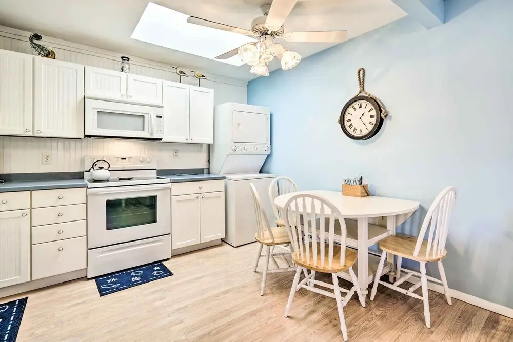 Cape May Quad Unit w/ Deck ~ Half-mi to the Beach!
