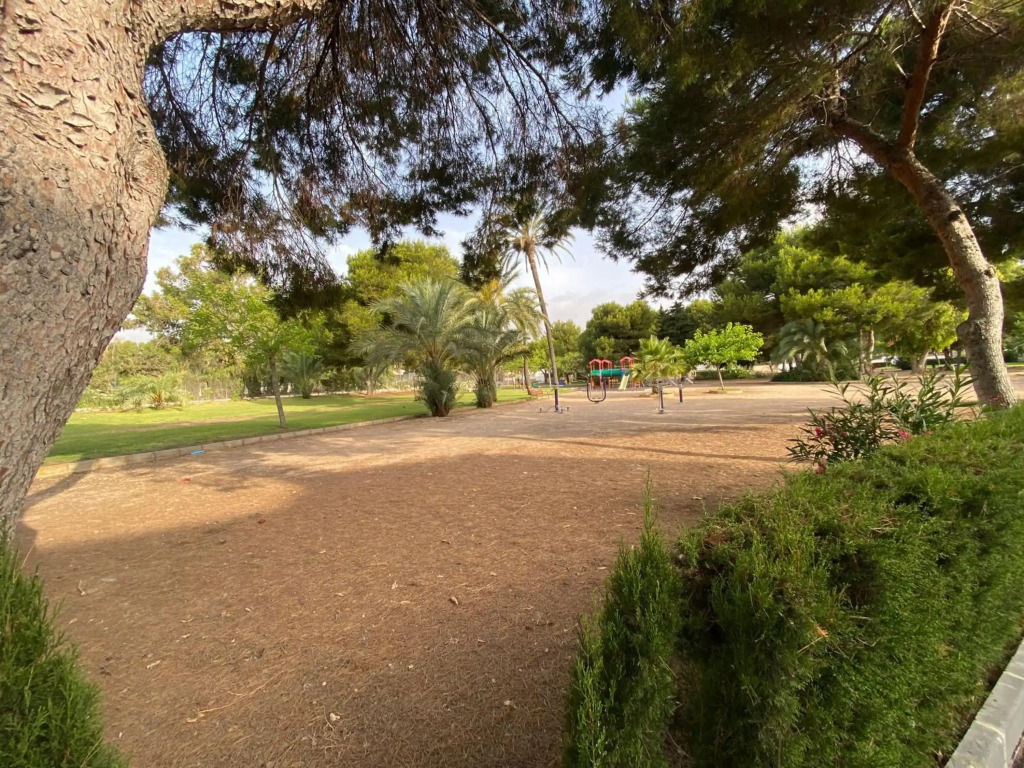 Orihuela Costa 2-bedroom 1-bath renovated vacation rental on La Zenia Beach
