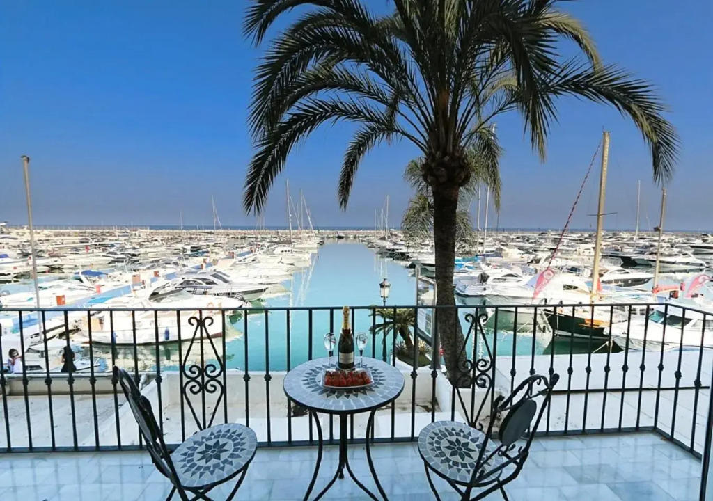 First Line Puerto Banus Harbour, 3 bedroom Luxury Apartment, Marbella