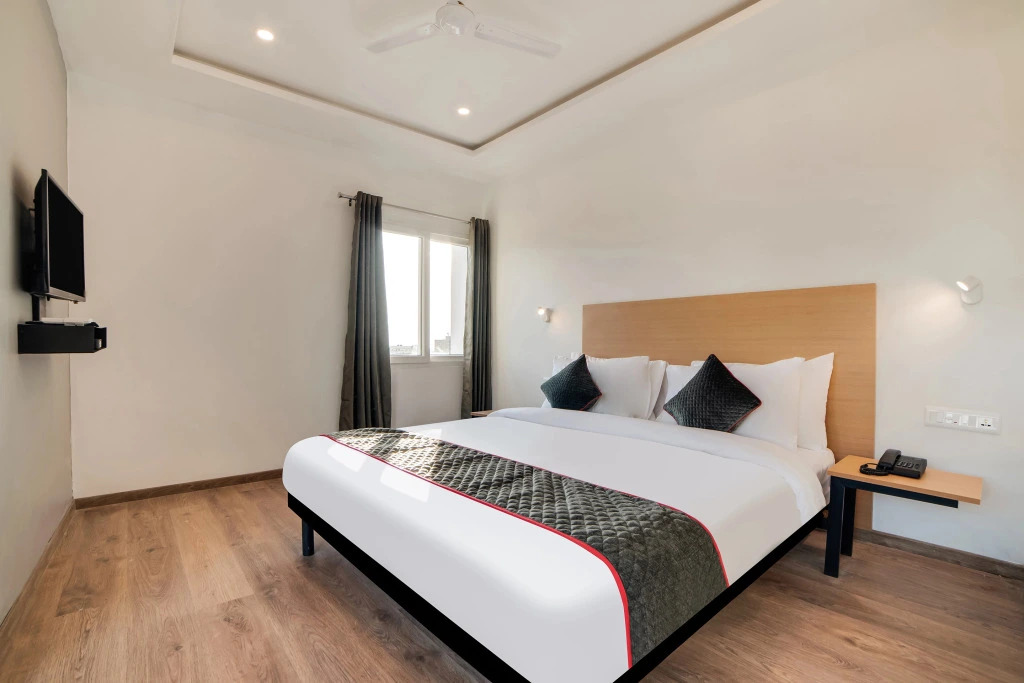 OYO Townhouse 234 Shamashbad Sbi Building