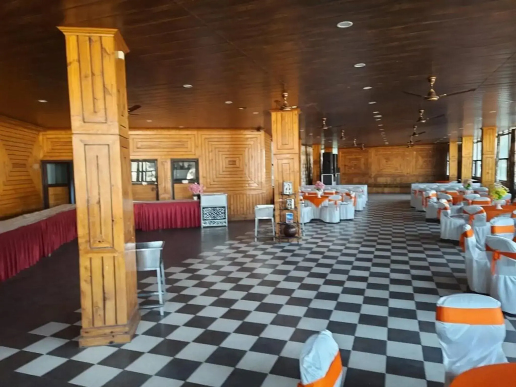 Hotel Pine Grove