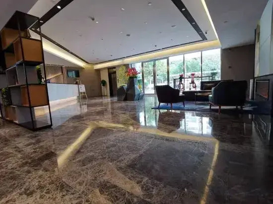 Homeinn Selected Hotel (Wuhan Wushang Mengshidai Baotong Temple)