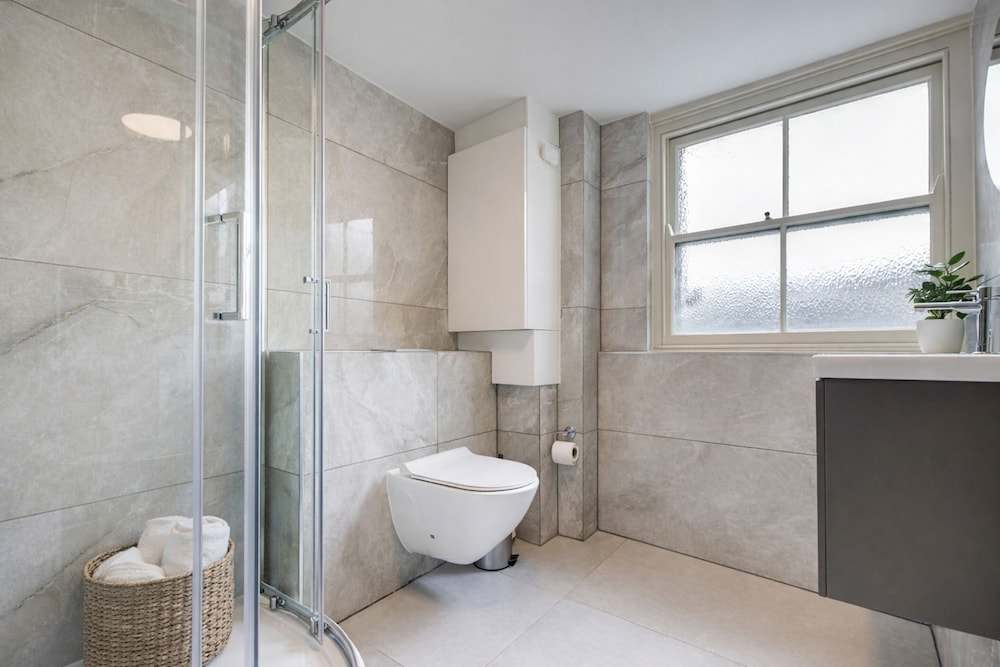 Stylish 2BR Apartment in Leicester Square