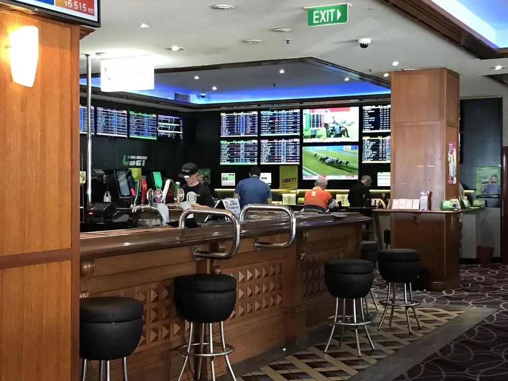Grand Hotel Apartments Gold Coast by owner