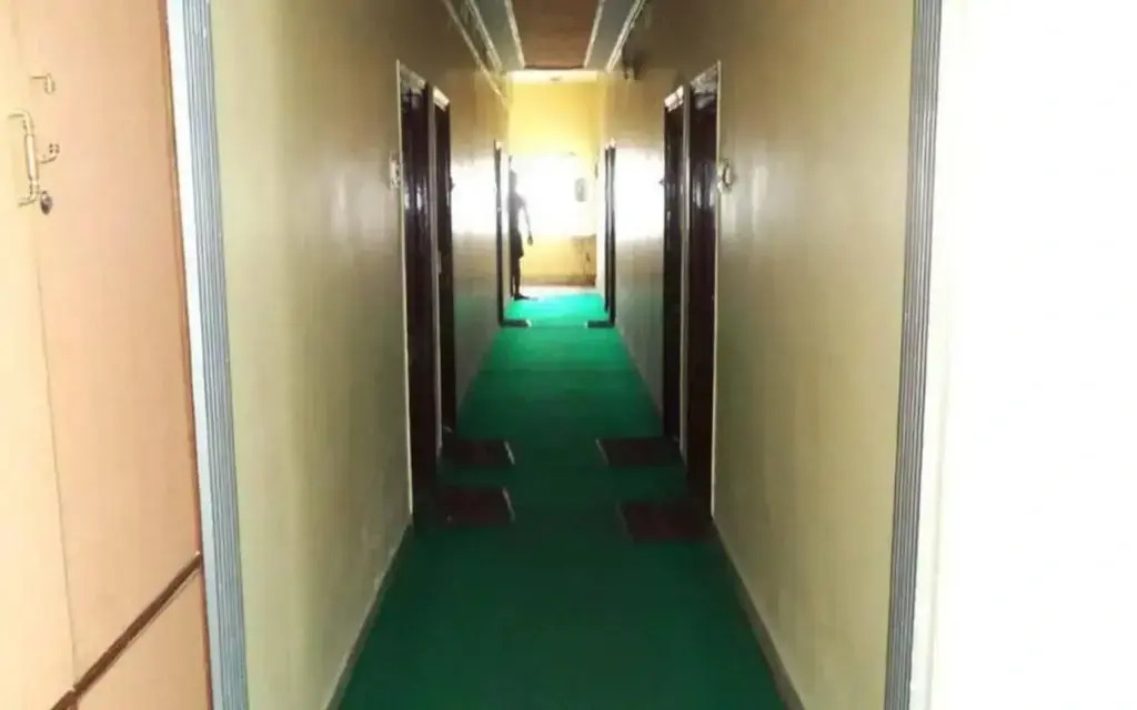 Hotel Mansarovar