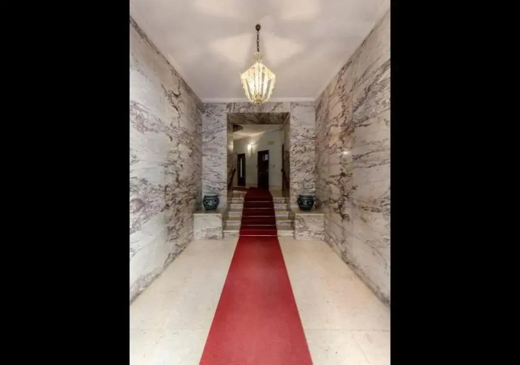 ALTIDO Exclusive Flat for 8, with Stunning City and SeaView