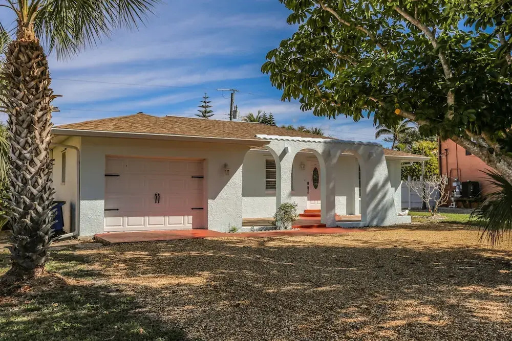 7965 Estero - Paradise Point