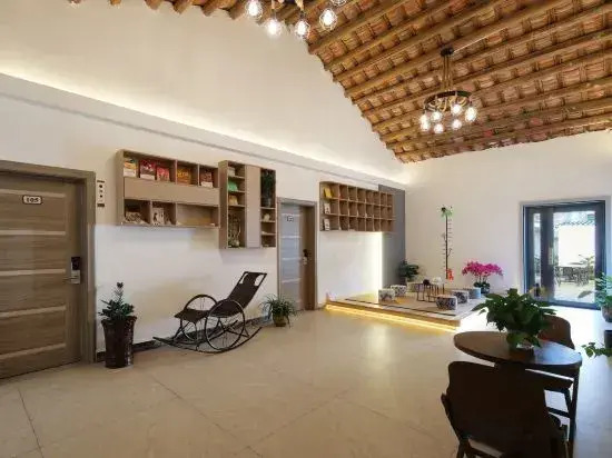 Banyan Tree Courtyard Homestay (Beihai Yintan Branch)