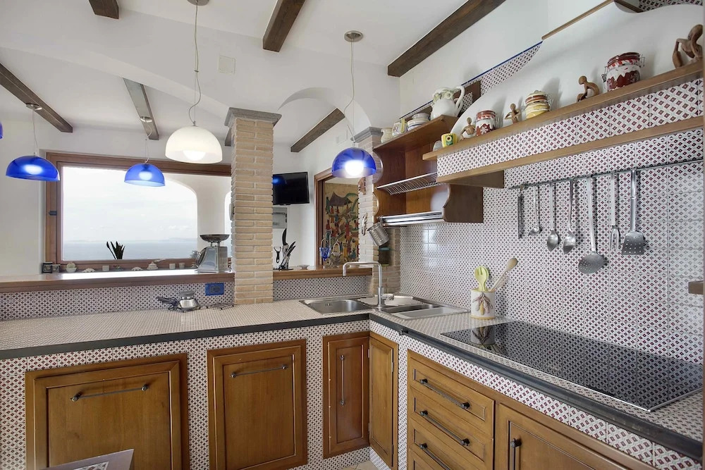 Luxury Villa with breathtaking Seaview, pool, BBQ