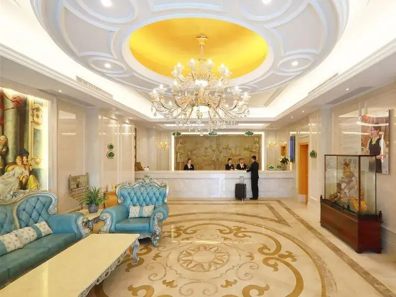 Vienna International Hotel (Fuzhou South Railway Station, Lulei Metro Station)