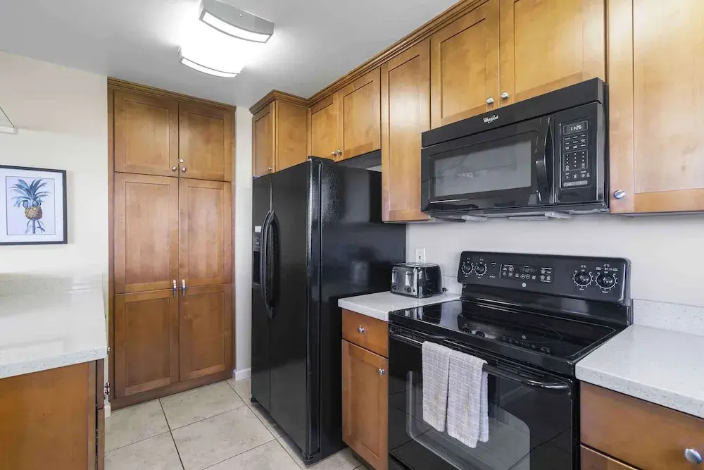 Experience Stunning Ocean Views at Wailea Ekolu 403, Spacious, Wi-fi, Split-ac!