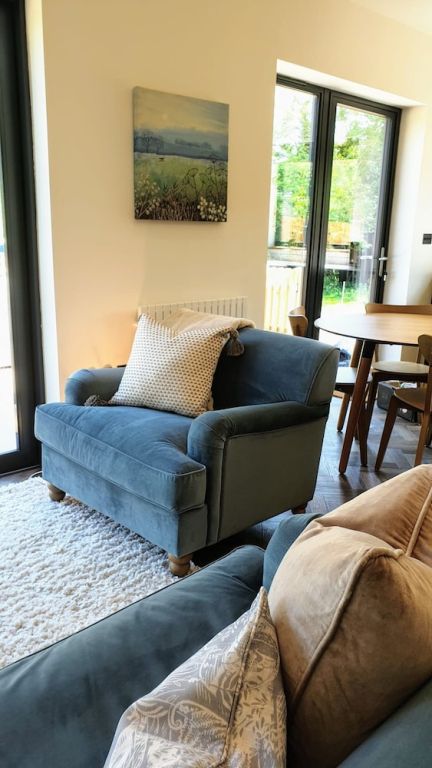 Beautiful and Spacious Cottage in Balsham, No Deposit