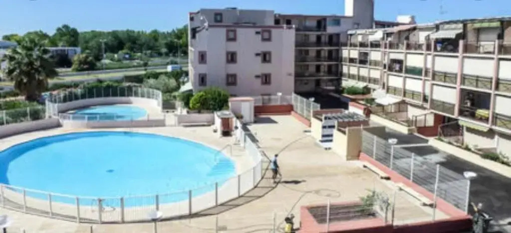 Nice 24m With Balcony Residence With Pool