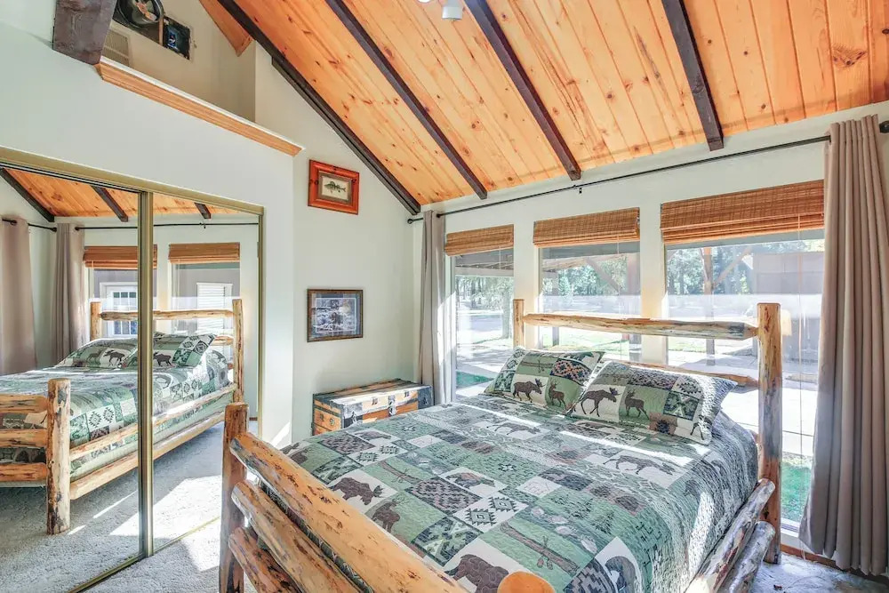1 Mi to Dtwn Libby: Peaceful Home w/ Creek Access!
