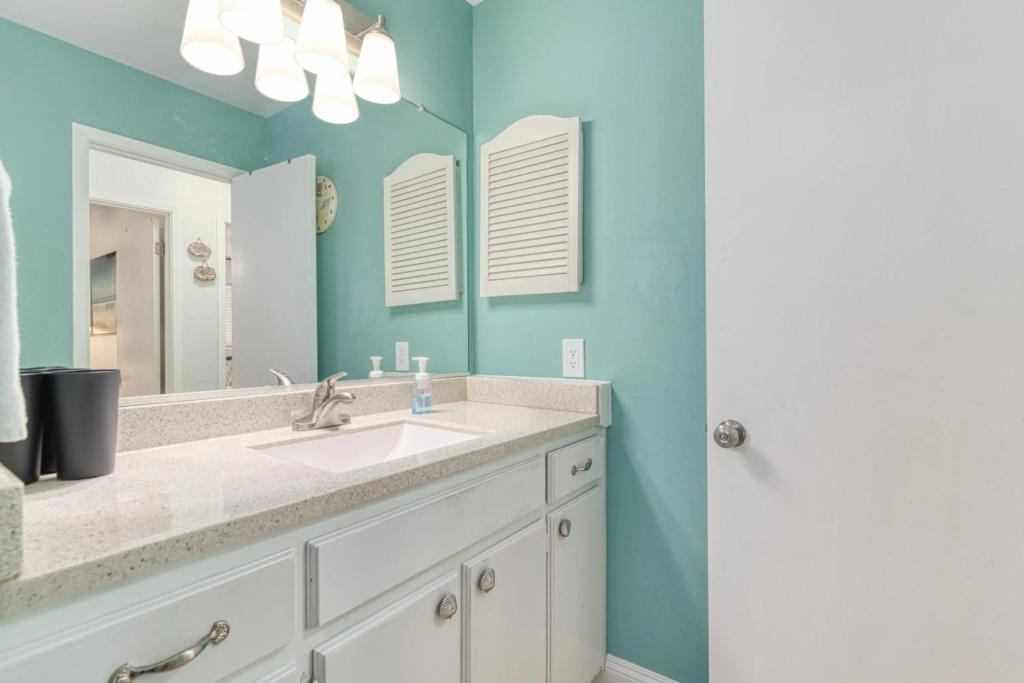 Zula Dreams Beach House, 1min Walk To The Beach, Sleeps 16, Private Heated Pool, Pets Welcome, Fenced Yard
