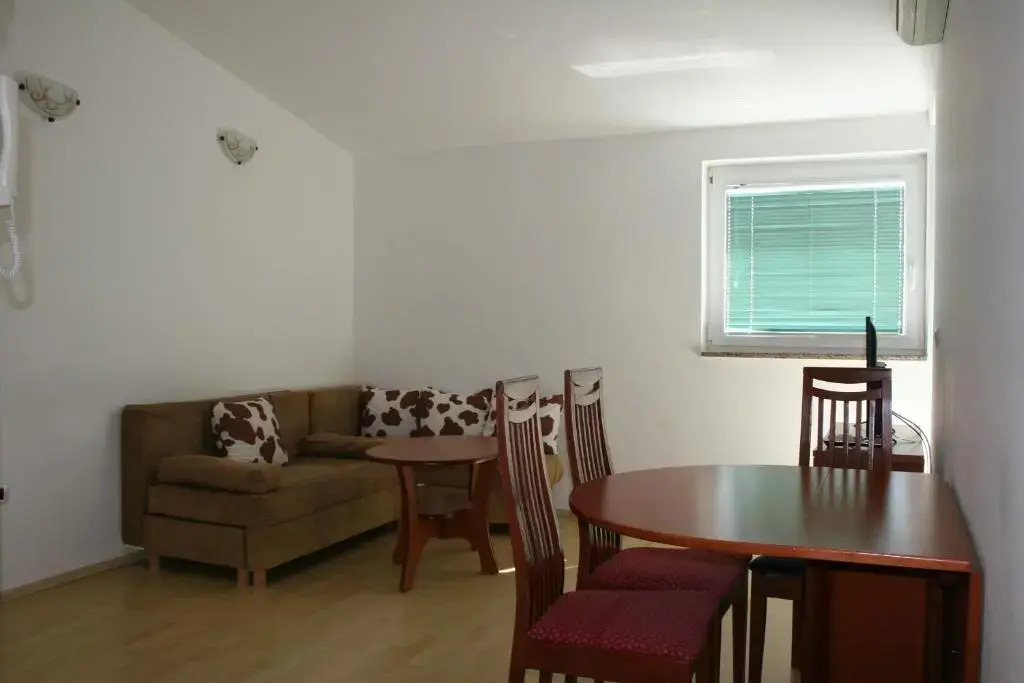 Apartments Riva Medulin