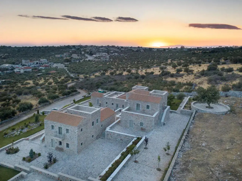 Armantanis Luxury Suites