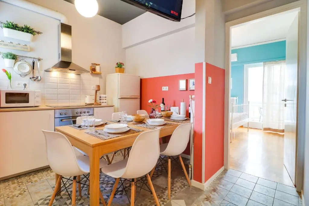 Spacious Central Flat☆3min to Metro☆AC|Netflix|PC