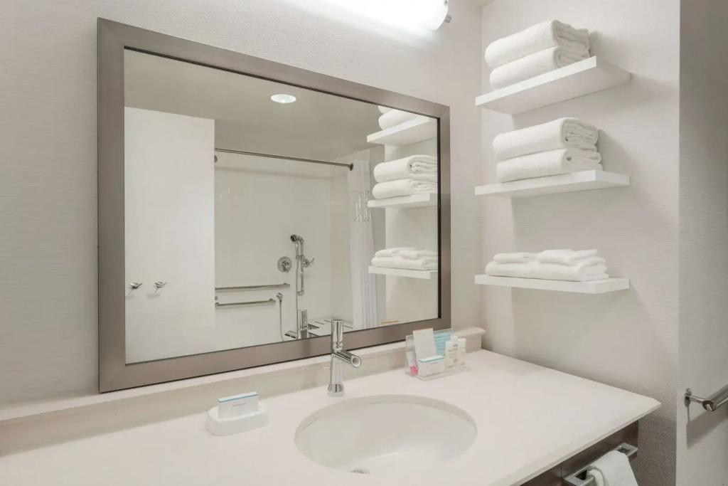Hampton Inn & Suites Minooka