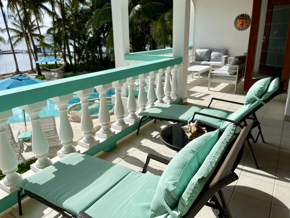 Coral Bay Villas - Lionfish Suite