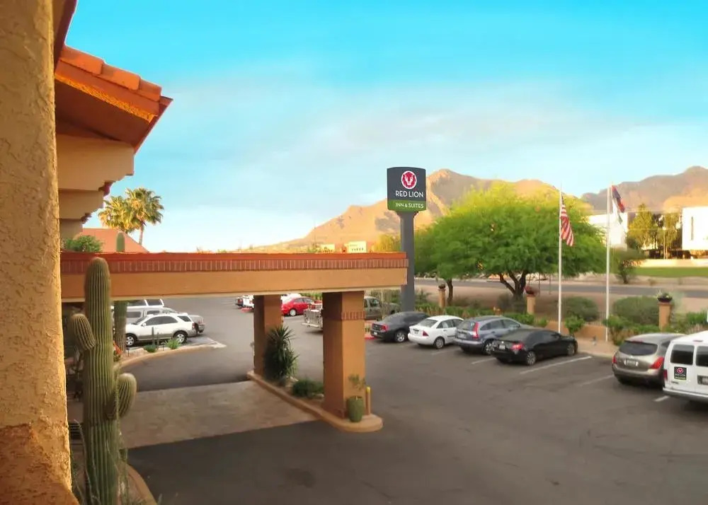 Red Lion Inn And Suites