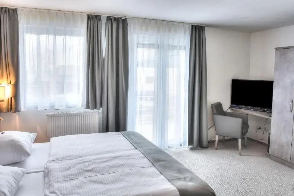Fast Lane Hotel