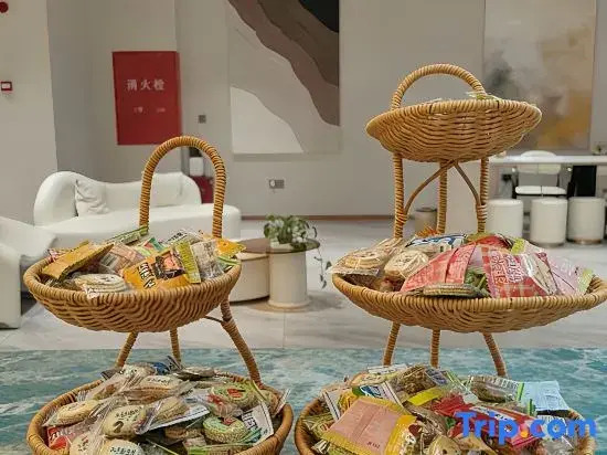 Sansui Liangqi Qingju Smart Hotel (Sansui County People's Government Railway Station)
