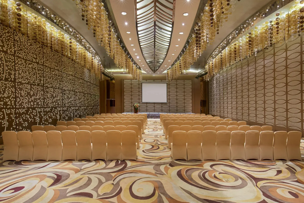 Crowne Plaza Zhongshan Wing On City by IHG