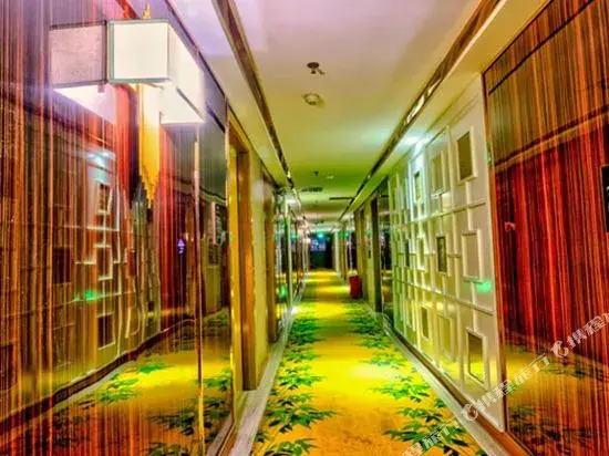 Jiayue Hotel (Guangxi University Metro Station)