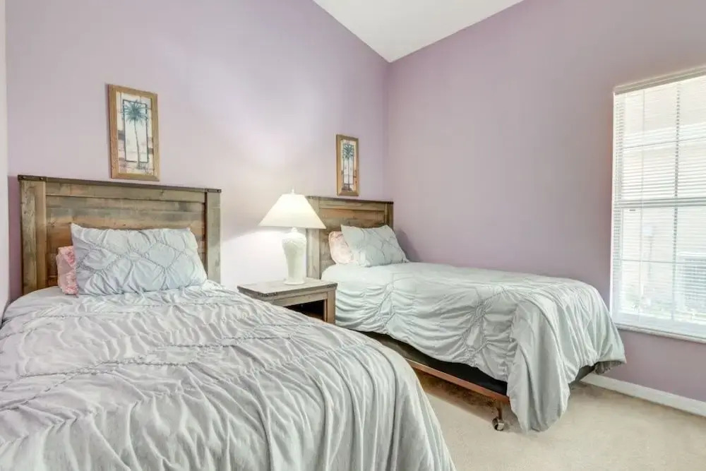 Southern Exposure Private Pool! 3 Bedroom Home by RedAwning