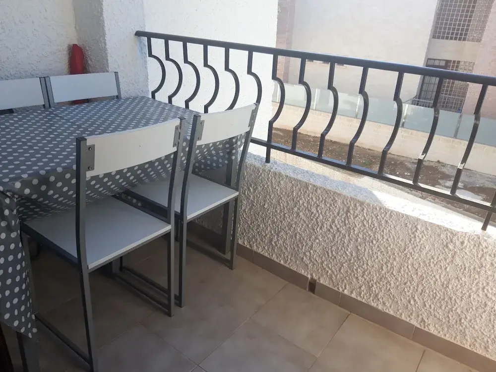 Cr191 second floor apartment